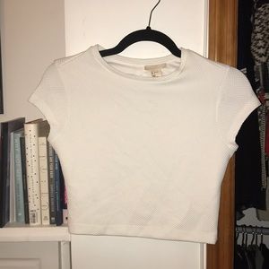 White cropped shirt w open back!